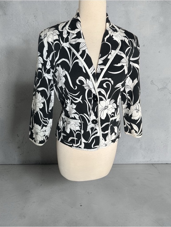 Carrie Allen Jackets & Blazers - Carrie Allen Black White Blazer Size 6 Floral Print‎ Classic Career Jacket